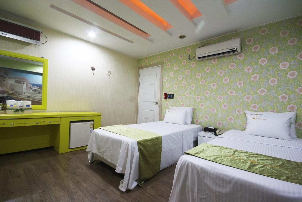 Hole In One Hotel Sacheon Eksteriør bilde